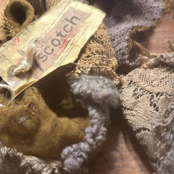 1 LEFT // distressed lace mega bandanas - Picture 15 of 17